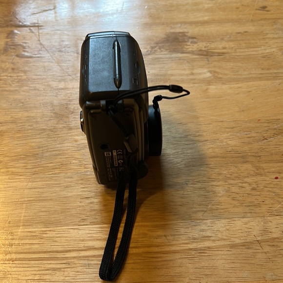 Good condition Kodak digital science DC260 Zoom camera in dark gray color. - Picture 5 of 7